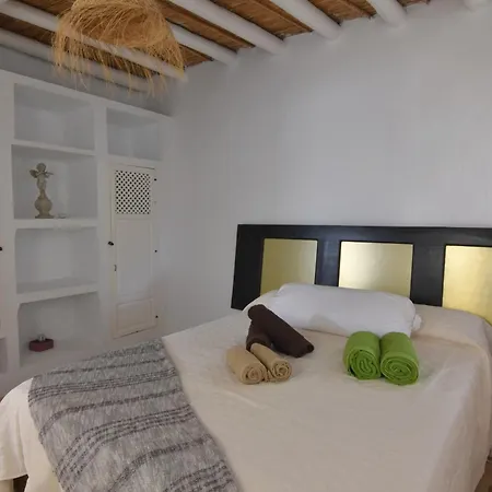 Cortijo El Albaricoque De La Sierra - De 75 Hectareas ! Nijar